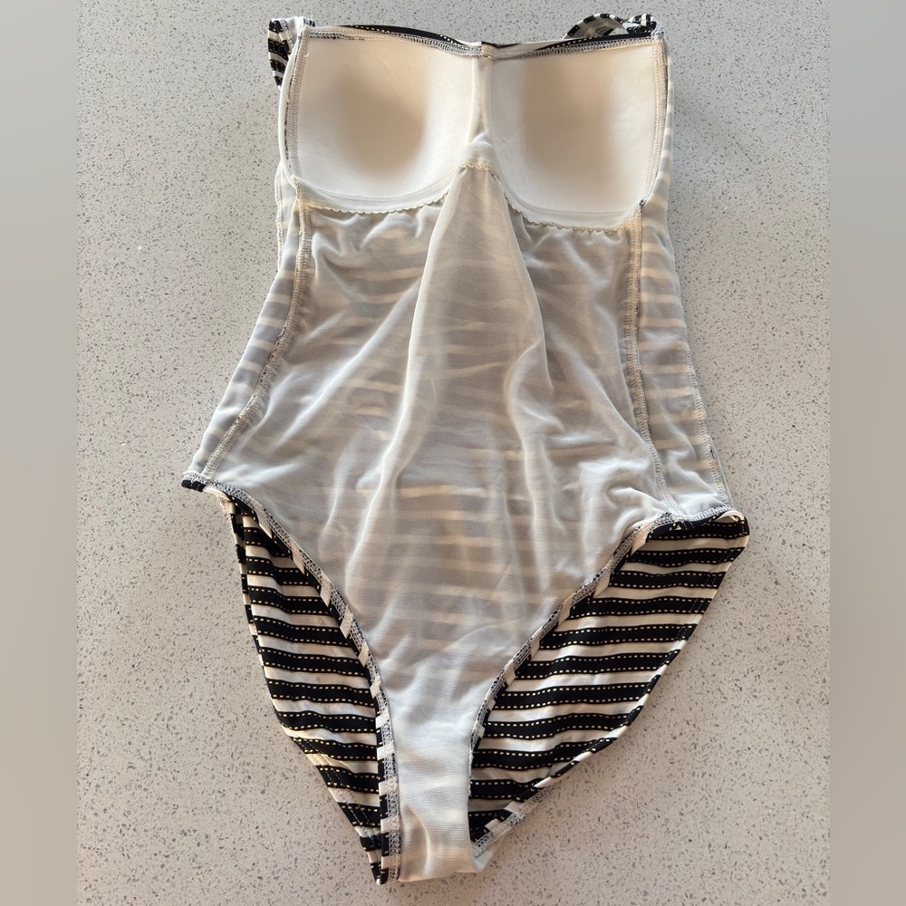 Nip Tuck Swimsuit Size 12 Twist Front One Piece B… - image 8